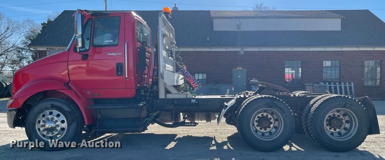 image for item IJ9515 2011 International WorkStar 7600  semi truck