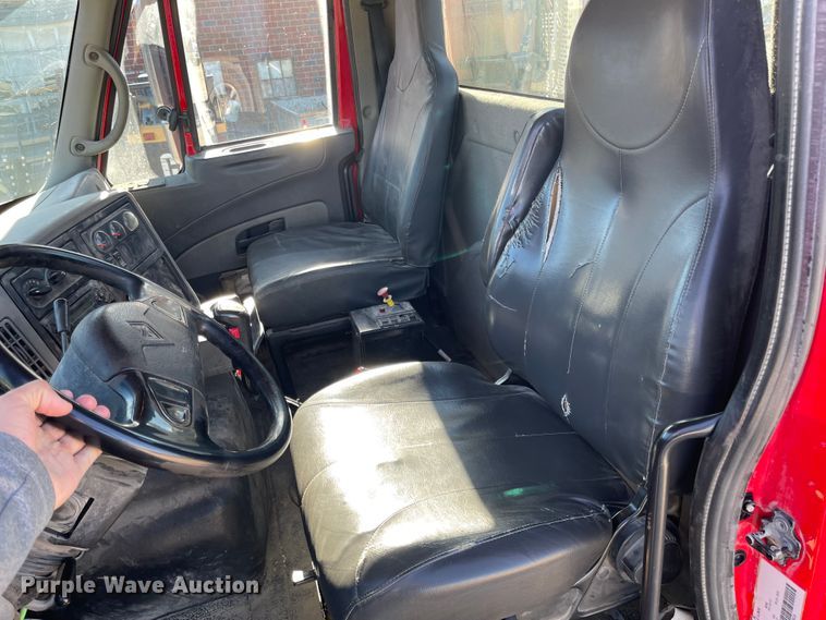 image for item IJ9515 2011 International WorkStar 7600  semi truck