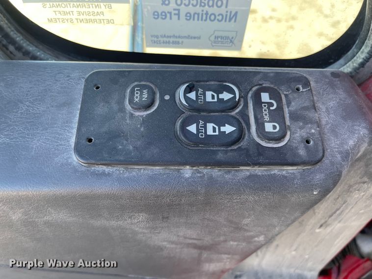 image for item IJ9515 2011 International WorkStar 7600  semi truck