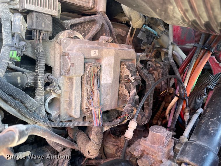 image for item IJ9515 2011 International WorkStar 7600  semi truck