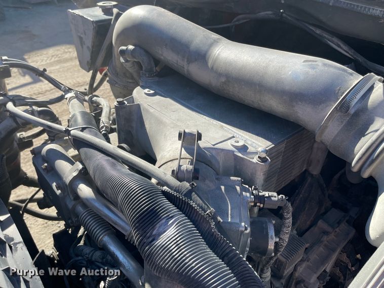 image for item IJ9515 2011 International WorkStar 7600  semi truck