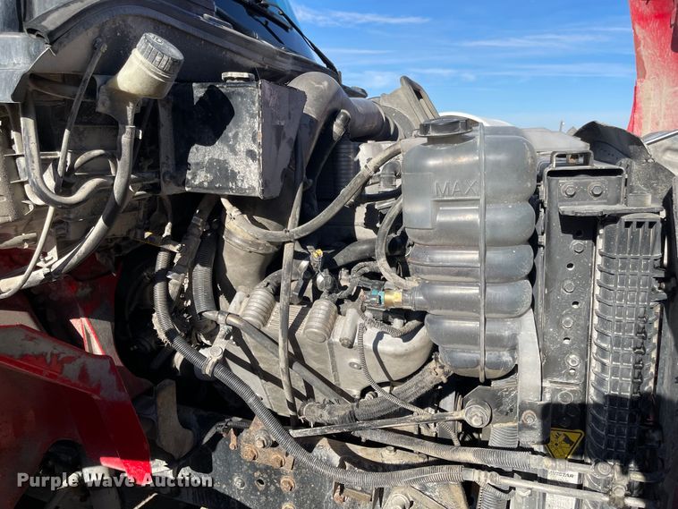 image for item IJ9515 2011 International WorkStar 7600  semi truck