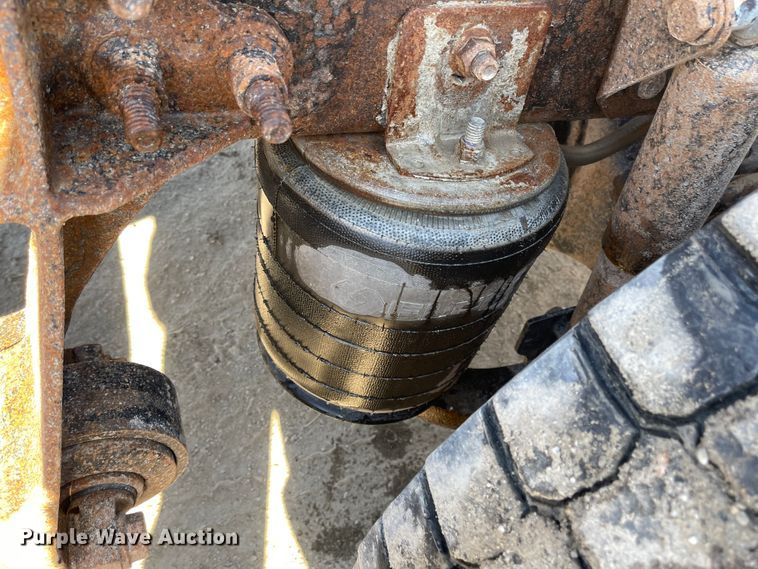 image for item IJ9515 2011 International WorkStar 7600  semi truck