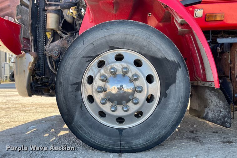 image for item IJ9515 2011 International WorkStar 7600  semi truck