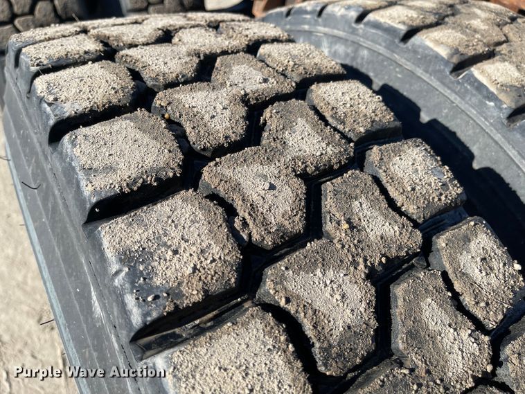 image for item IJ9515 2011 International WorkStar 7600  semi truck