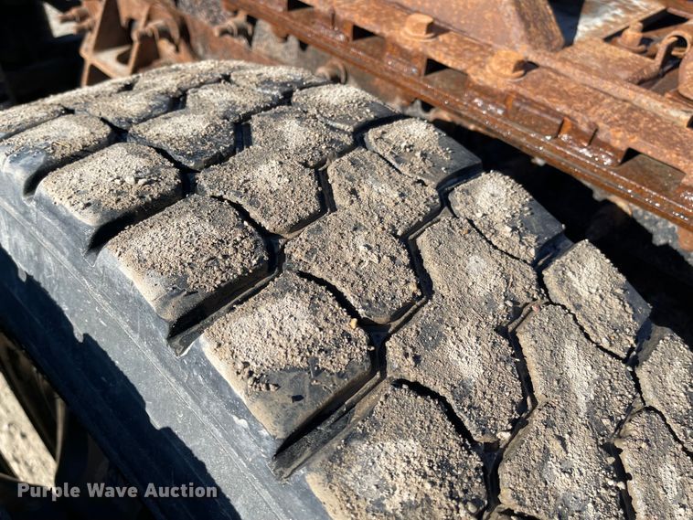 image for item IJ9515 2011 International WorkStar 7600  semi truck