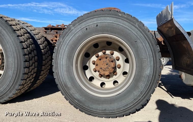 image for item IJ9515 2011 International WorkStar 7600  semi truck