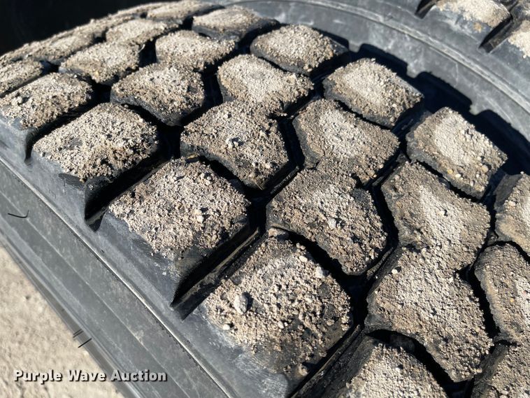 image for item IJ9515 2011 International WorkStar 7600  semi truck