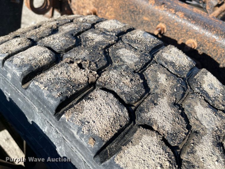 image for item IJ9515 2011 International WorkStar 7600  semi truck