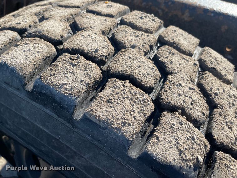 image for item IJ9515 2011 International WorkStar 7600  semi truck