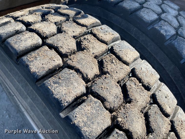 image for item IJ9515 2011 International WorkStar 7600  semi truck