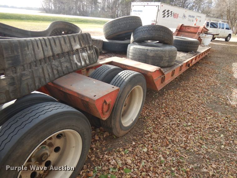 image for item IO9538 2001 Trail King TK80RG-483  equipment trailer