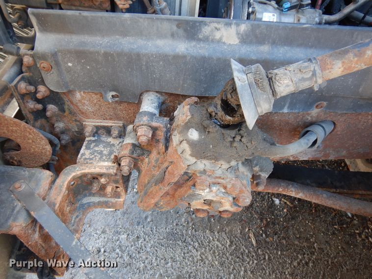 image for item IO9556 1999 Volvo VN  semi truck