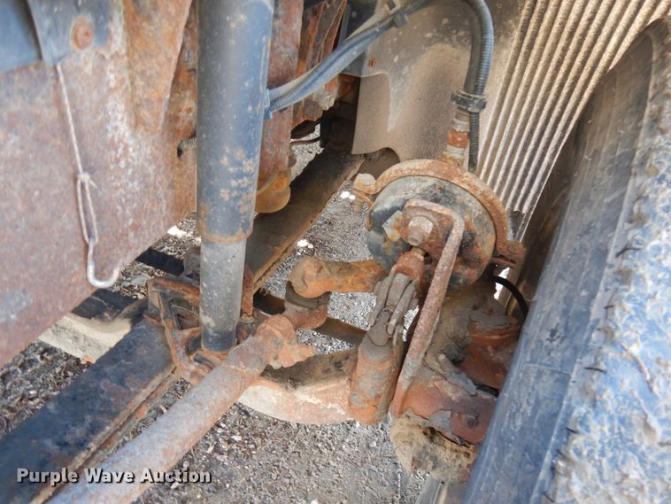 image for item IO9556 1999 Volvo VN  semi truck