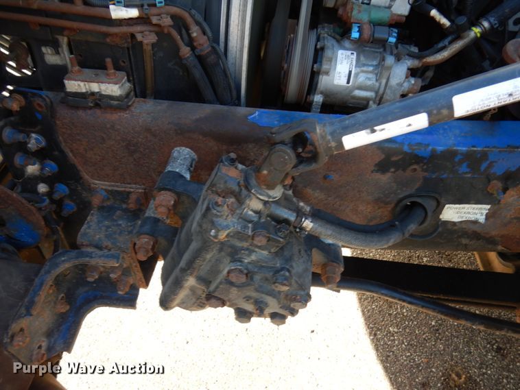 image for item IO9584 1999 Volvo VN  semi truck