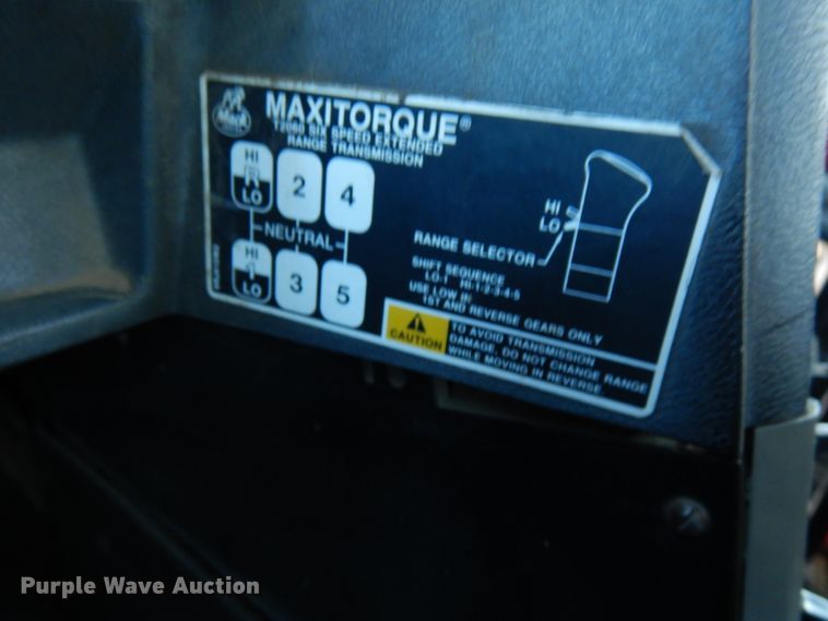 image for item IO9607 1998 Mack CH613  semi truck