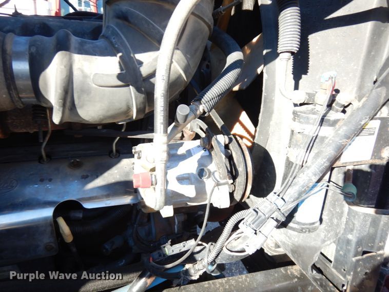 image for item IO9607 1998 Mack CH613  semi truck