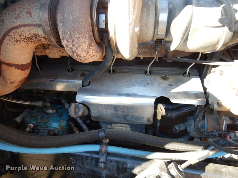 image for item IO9607 1998 Mack CH613  semi truck