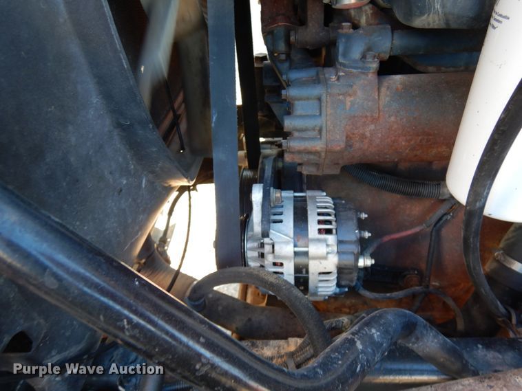 image for item IO9607 1998 Mack CH613  semi truck