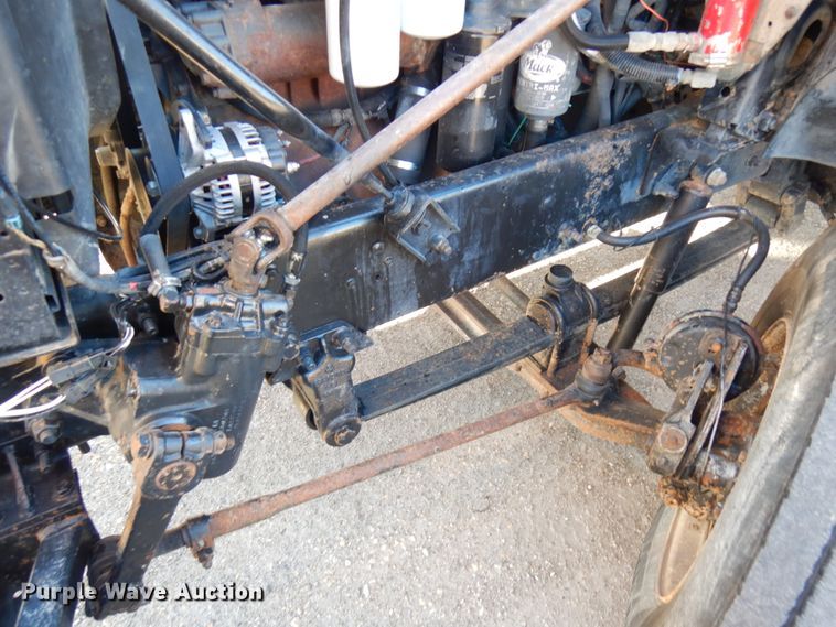 image for item IO9607 1998 Mack CH613  semi truck