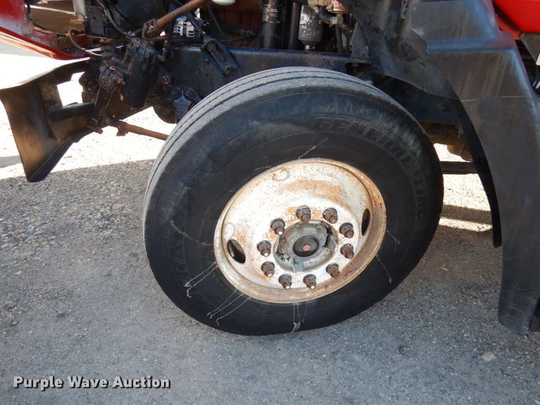 image for item IO9607 1998 Mack CH613  semi truck