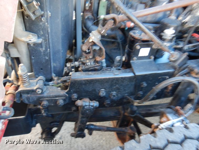 image for item IO9608 2002 Mack RD690S  semi truck