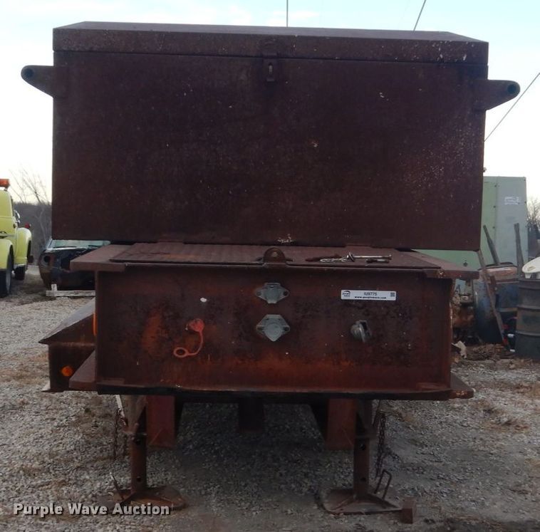 image for item IU9775 1974 Fontaine  drop deck equipment trailer