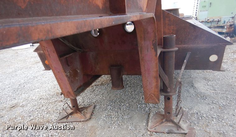 image for item IU9775 1974 Fontaine  drop deck equipment trailer