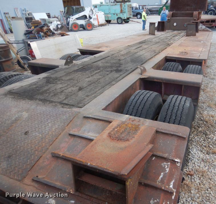 image for item IU9775 1974 Fontaine  drop deck equipment trailer