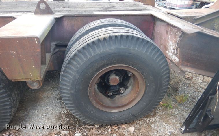 image for item IU9775 1974 Fontaine  drop deck equipment trailer