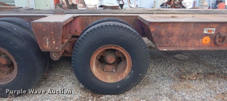 image for item IU9775 1974 Fontaine  drop deck equipment trailer
