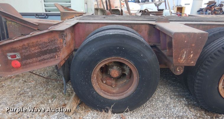 image for item IU9775 1974 Fontaine  drop deck equipment trailer