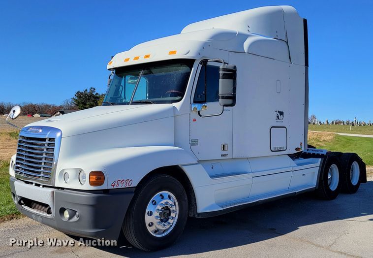 image for item IV9606 2005 Freightliner Century Class ST120  semi truck