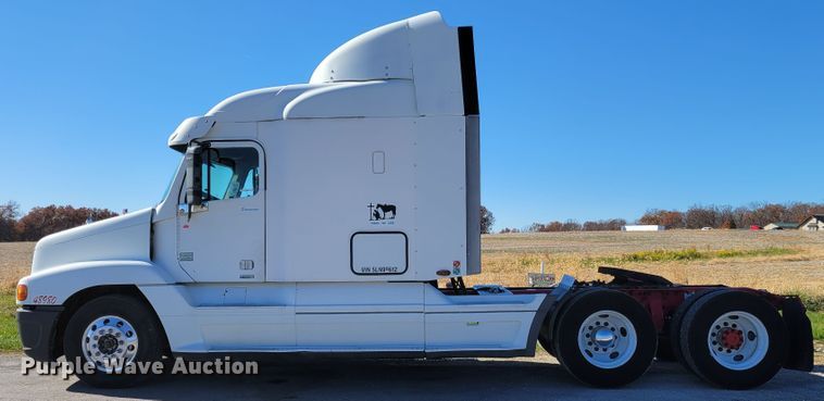 image for item IV9606 2005 Freightliner Century Class ST120  semi truck