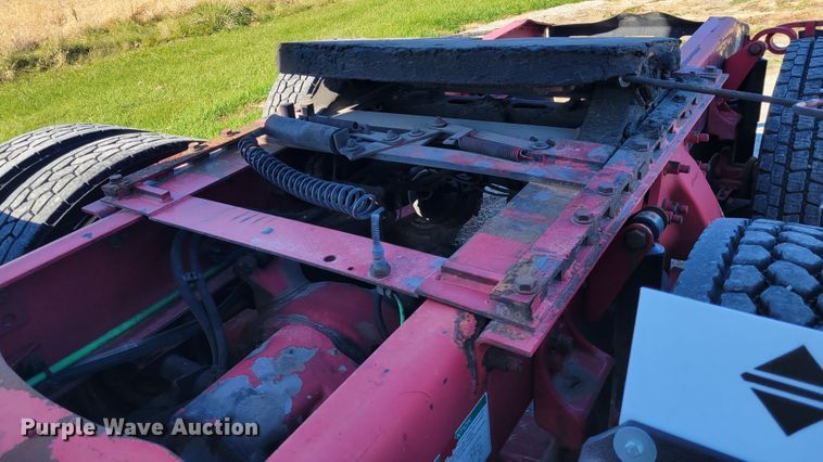 image for item IV9606 2005 Freightliner Century Class ST120  semi truck