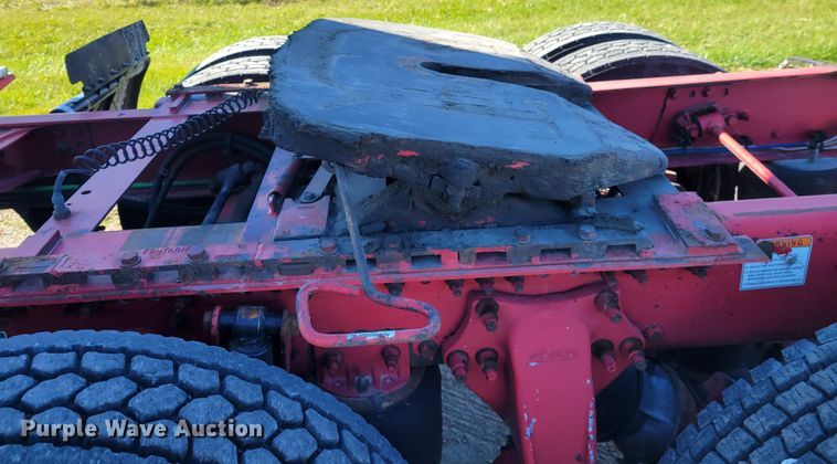 image for item IV9606 2005 Freightliner Century Class ST120  semi truck