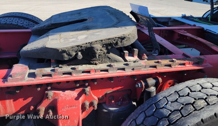 image for item IV9606 2005 Freightliner Century Class ST120  semi truck