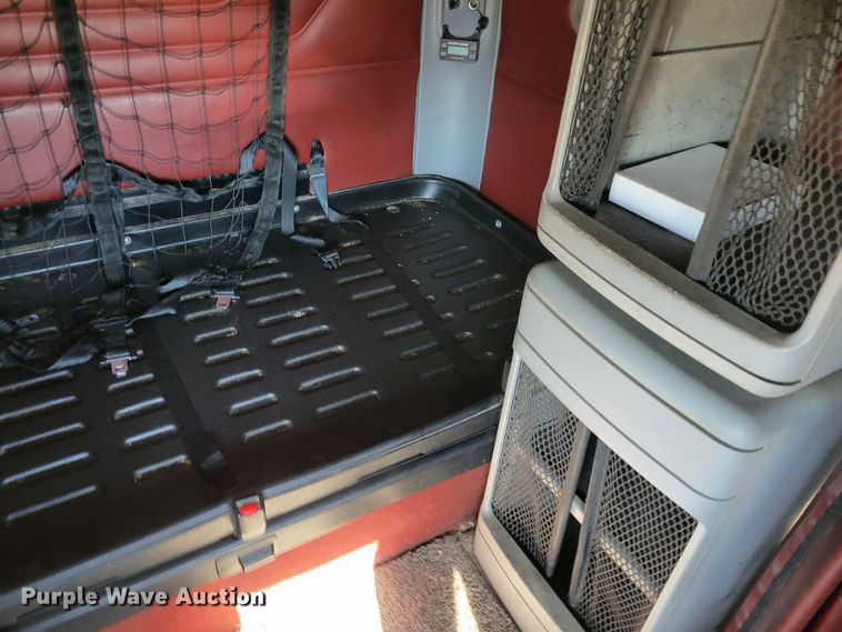 image for item IV9606 2005 Freightliner Century Class ST120  semi truck