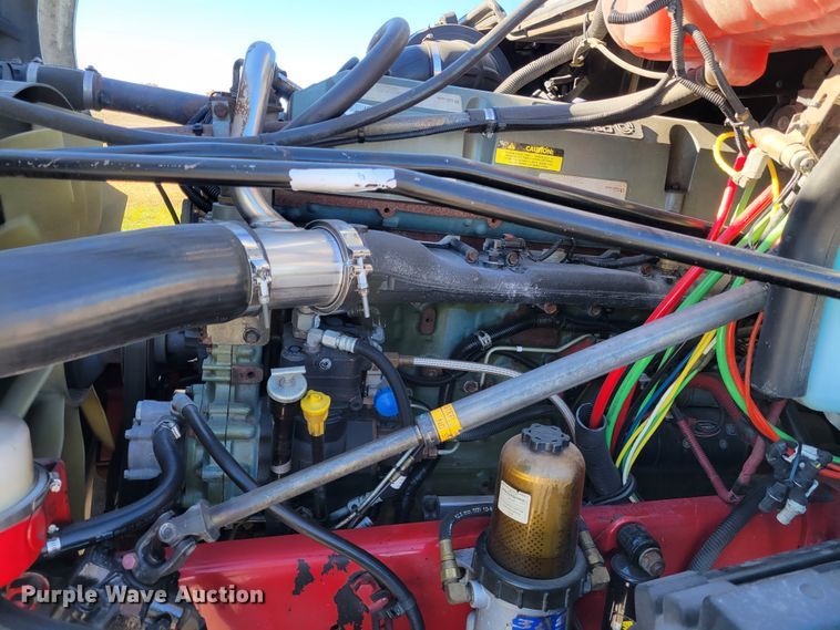 image for item IV9606 2005 Freightliner Century Class ST120  semi truck