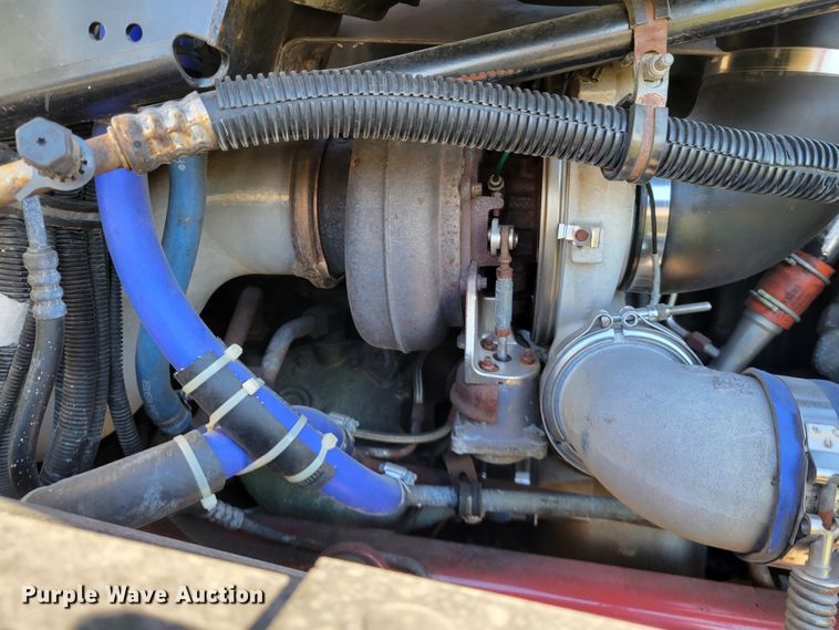 image for item IV9606 2005 Freightliner Century Class ST120  semi truck