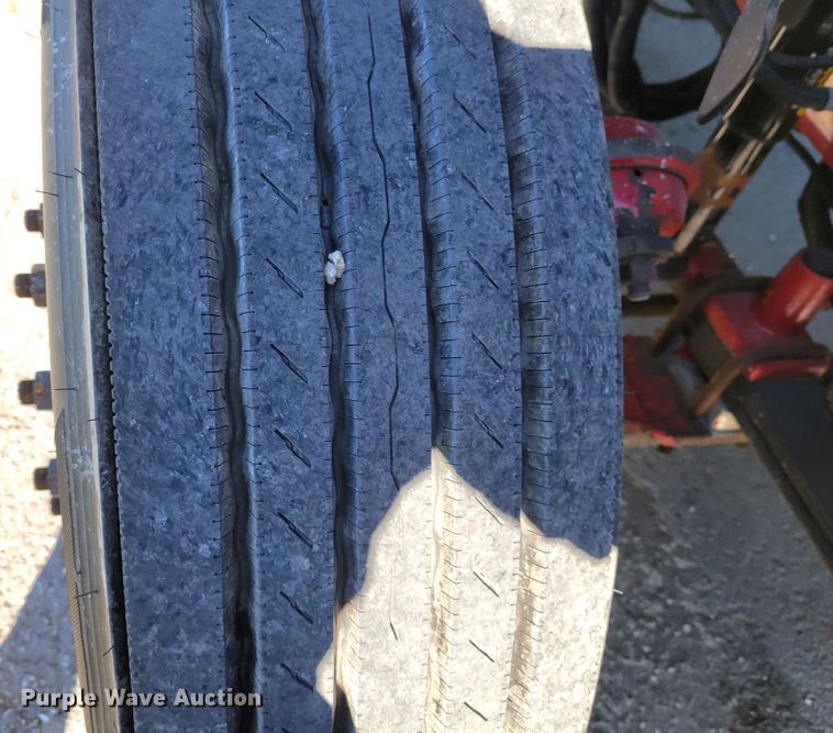 image for item IV9606 2005 Freightliner Century Class ST120  semi truck