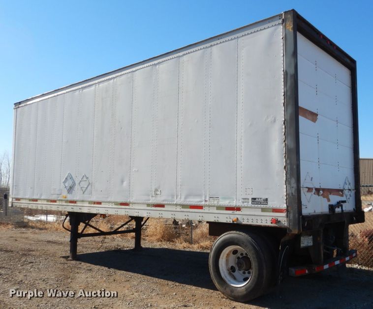 image for item IV9693 1999 Trailmobile  dry van trailer