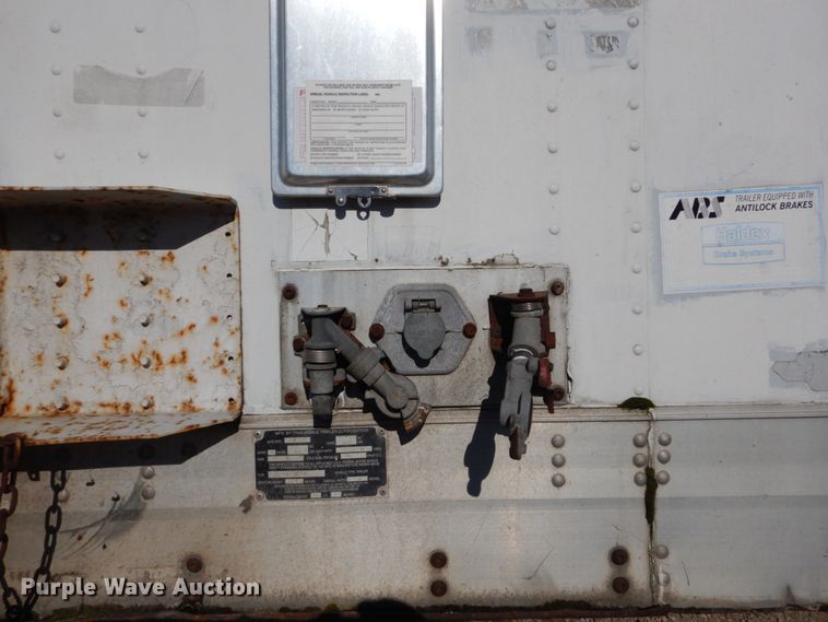 image for item IV9693 1999 Trailmobile  dry van trailer