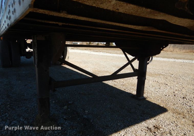 image for item IV9693 1999 Trailmobile  dry van trailer