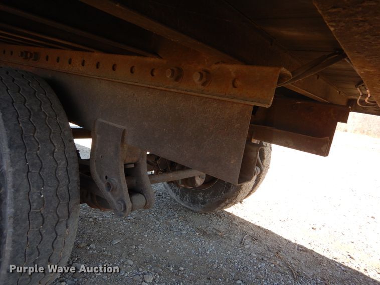 image for item IV9693 1999 Trailmobile  dry van trailer