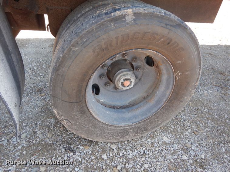 image for item IV9693 1999 Trailmobile  dry van trailer