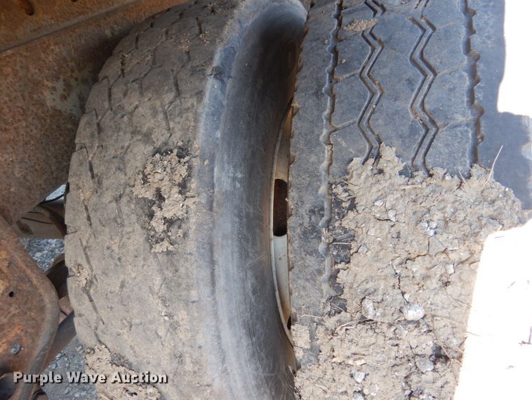 image for item IV9693 1999 Trailmobile  dry van trailer