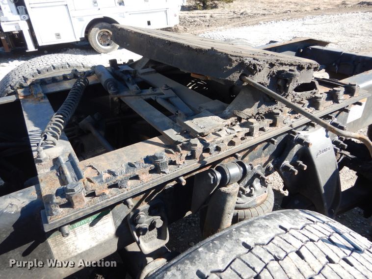 image for item IV9695 2011 Freightliner Cascadia  semi truck