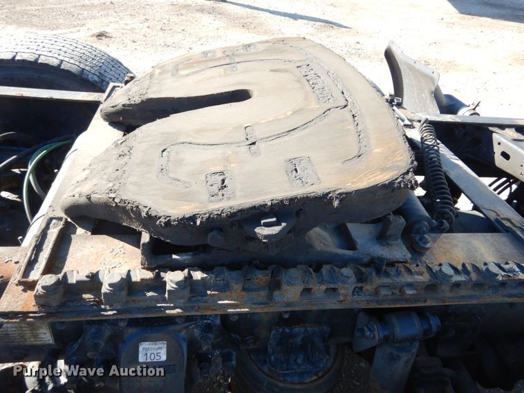 image for item IV9695 2011 Freightliner Cascadia  semi truck