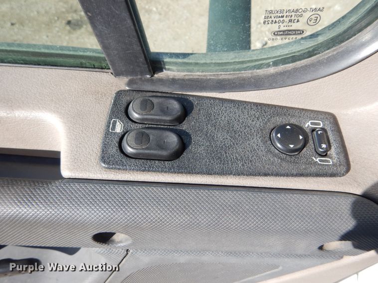 image for item IV9695 2011 Freightliner Cascadia  semi truck